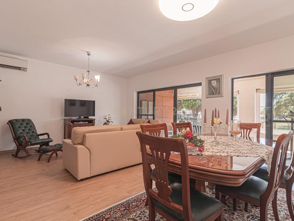 Espaçoso apartamento T3  no Casal Do Marco com Terraço - Image 44