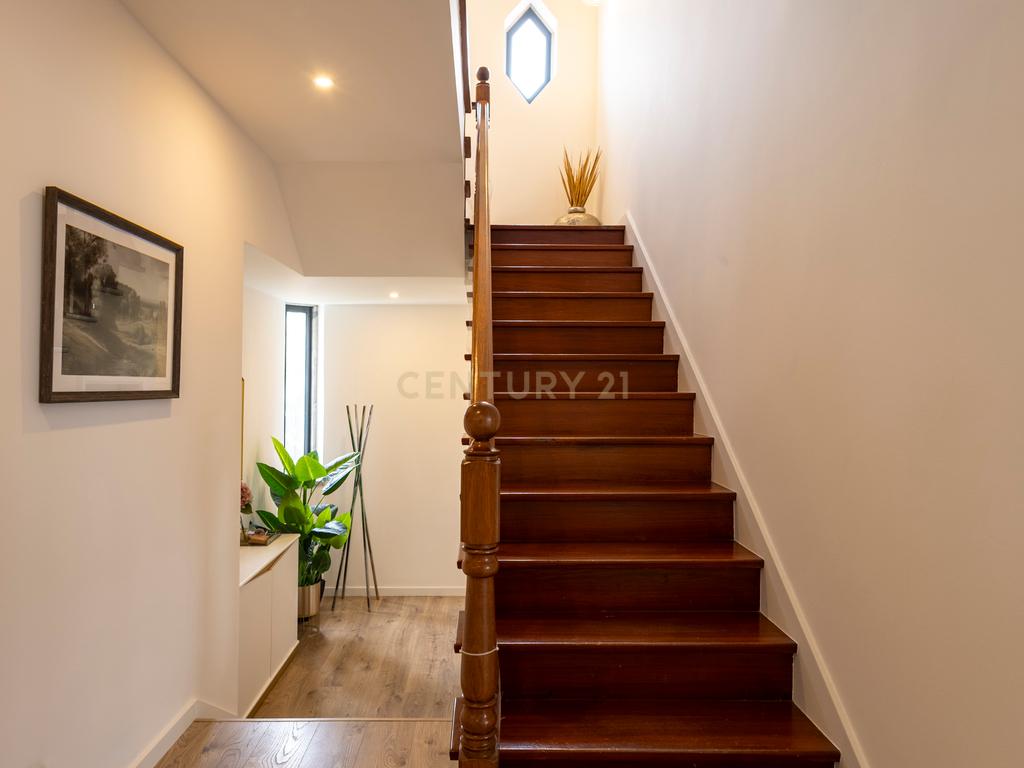 Moradia de Sonho na Charneca da Caparica – Elegância, Conforto e Localização Privilegiada - Image 18