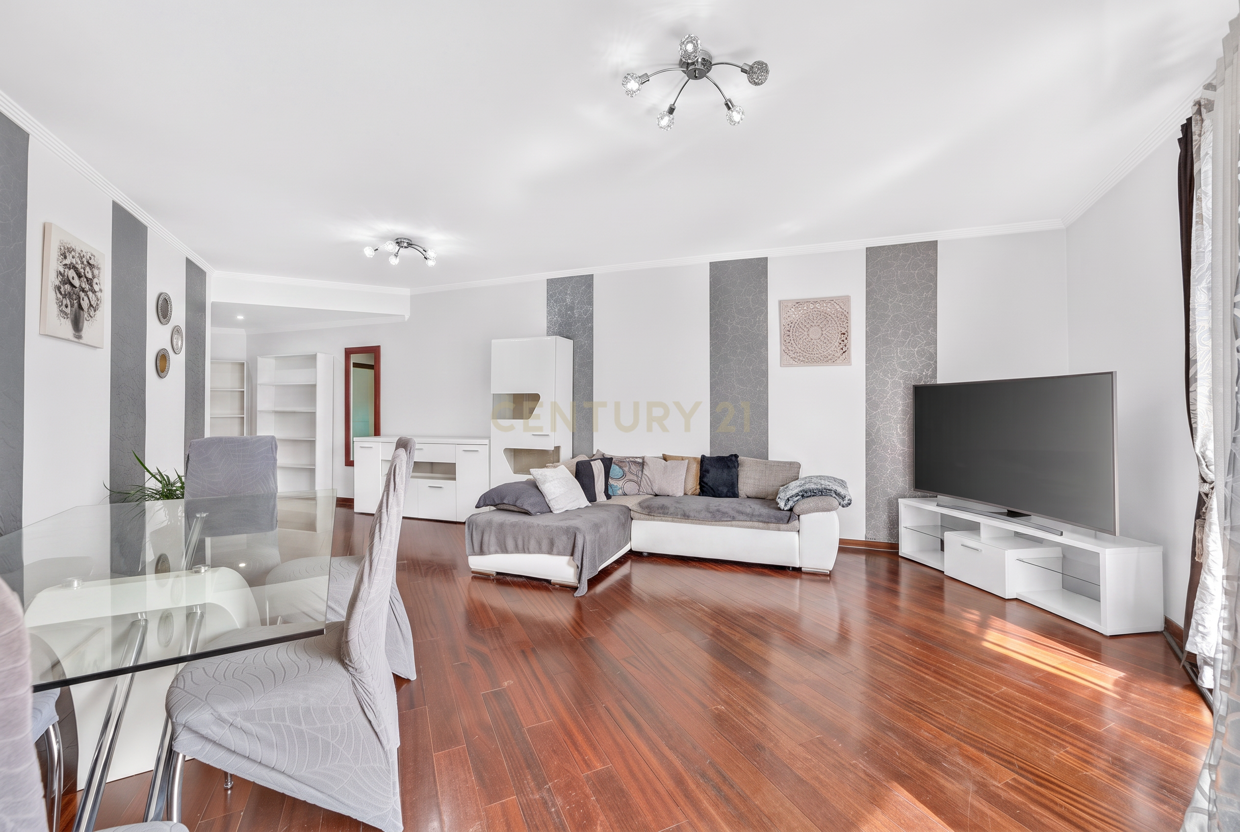 Fotografia 11 de Apartamento T2 na Rua do Til – Conforto e Comodidade no Coração do Funchal