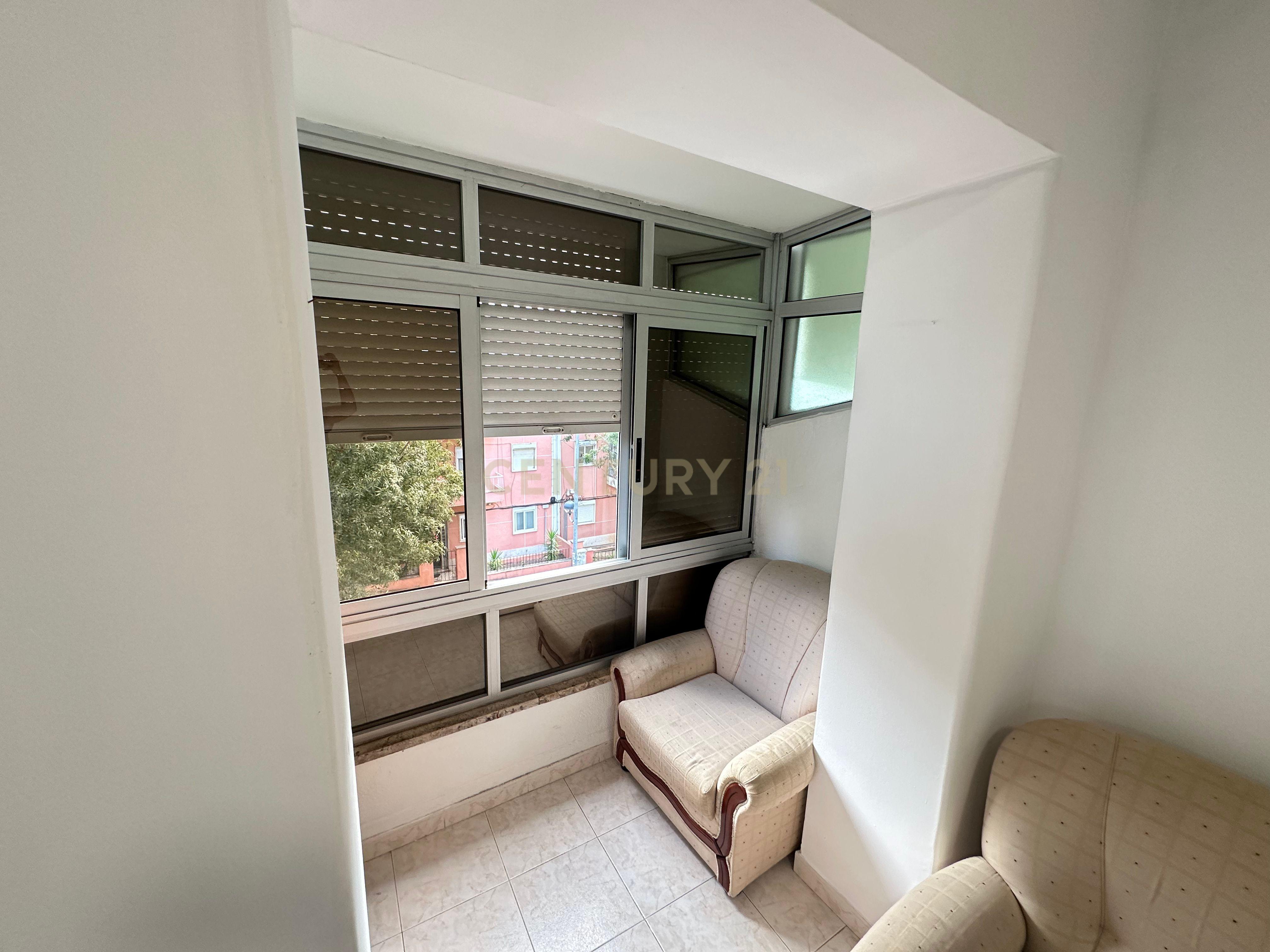 Fotografia 12 de Apartamento T2 em Mina de Água, Amadora