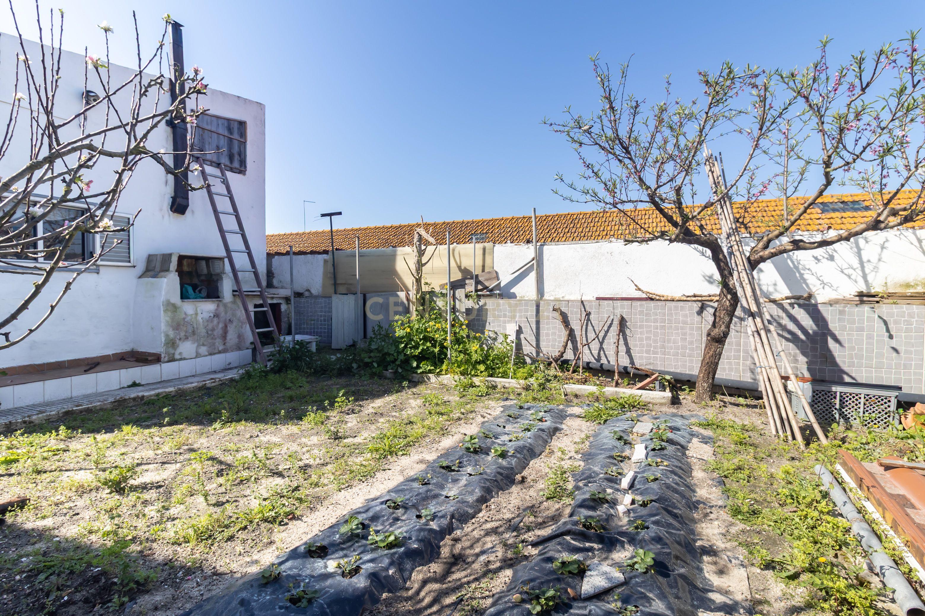 Fotografia 8 de Moradia T3+2 em Santo Ovídio -  T2 Autónomo com Terraço