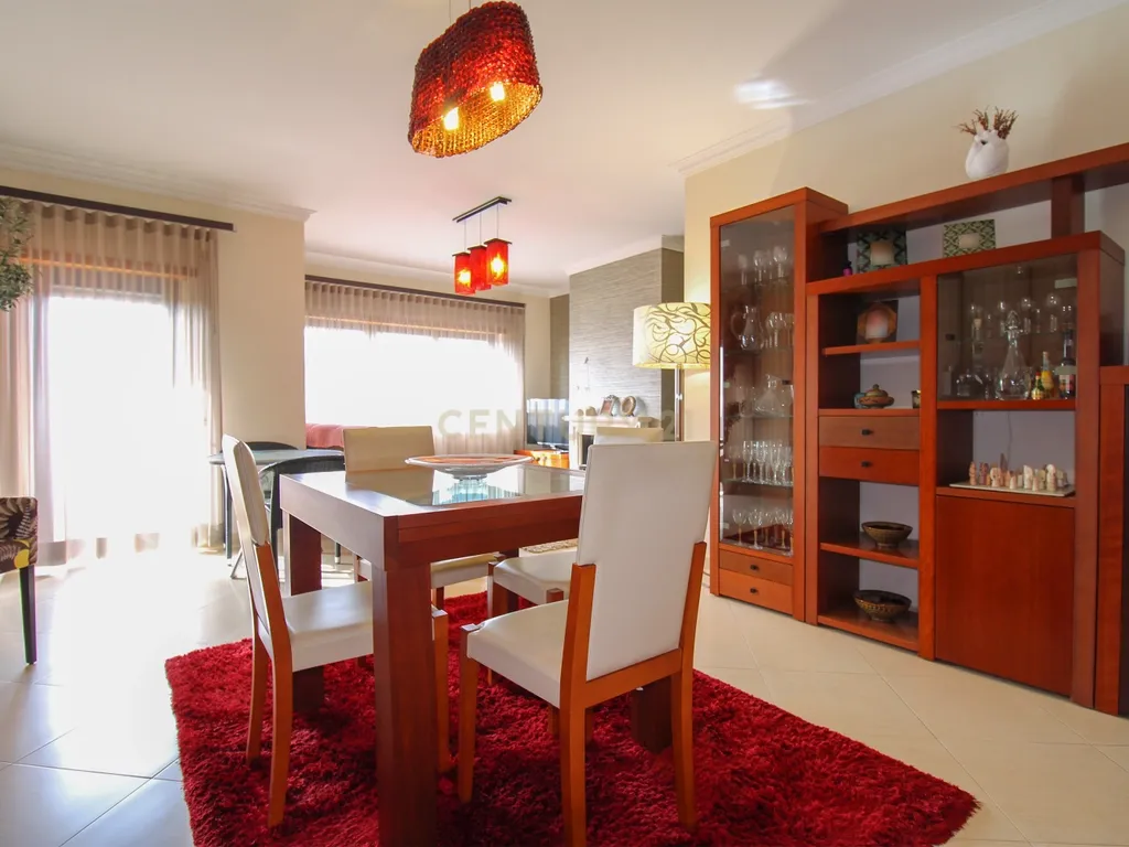 Apartamento T3 centro Palmela - Image 7