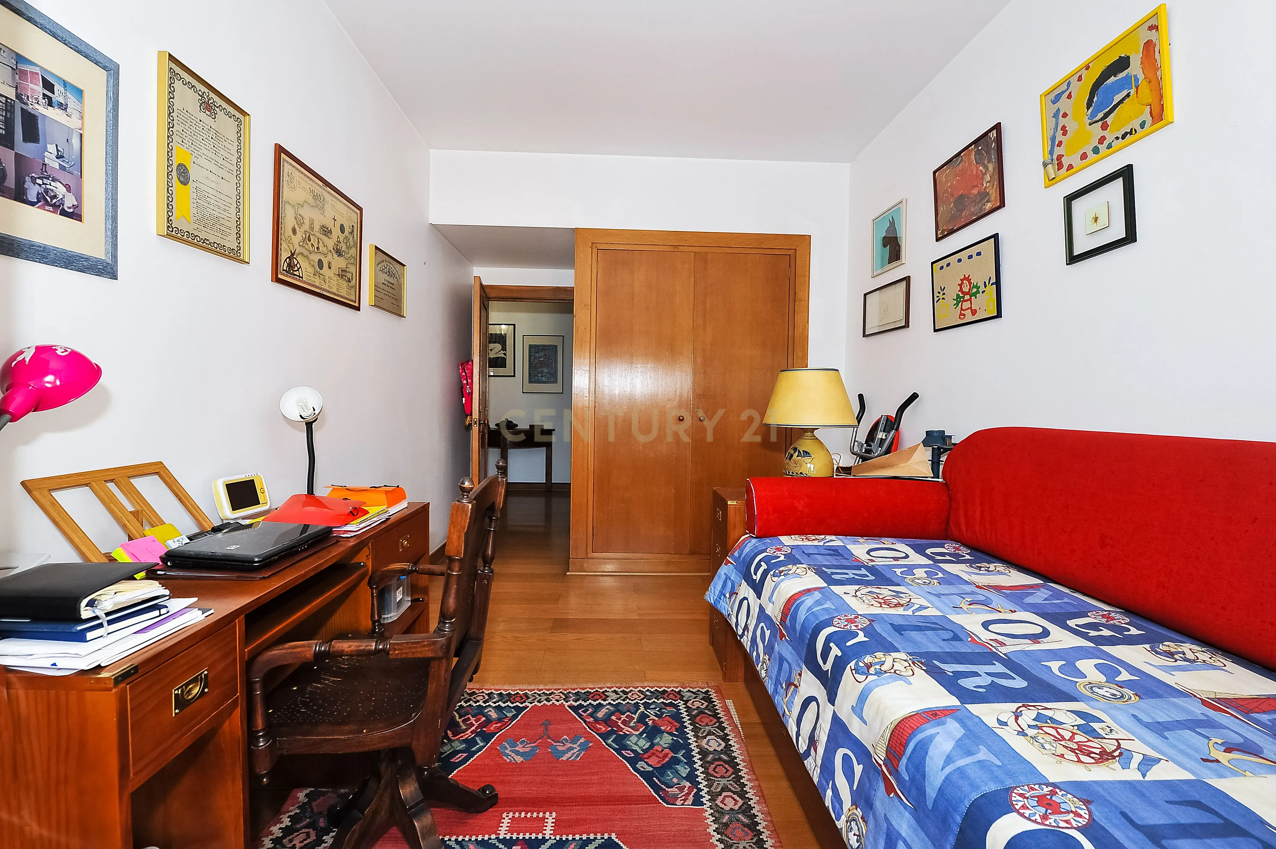 Espaçoso apartamento T4 em Condomínio Fechado, segurança 24h, na zona das Laranjeiras, na Calçada Palma de Baixo, perto das universidades - Image 25