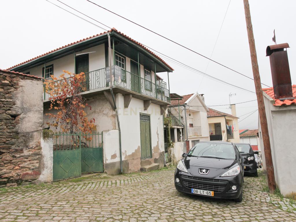 Moradia, Celeiro e Adega em Vilarelhos - Alfândega da Fé - Image 6