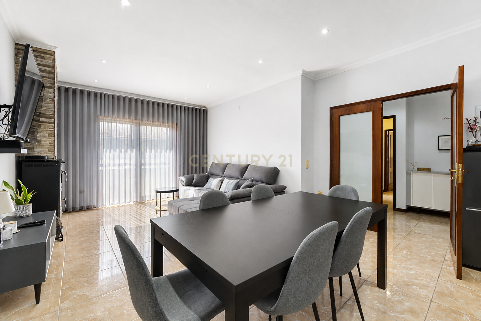 Fotografia 12 de Apartamento T2 em Vila Nova de Gaia com Garagem e Elevador