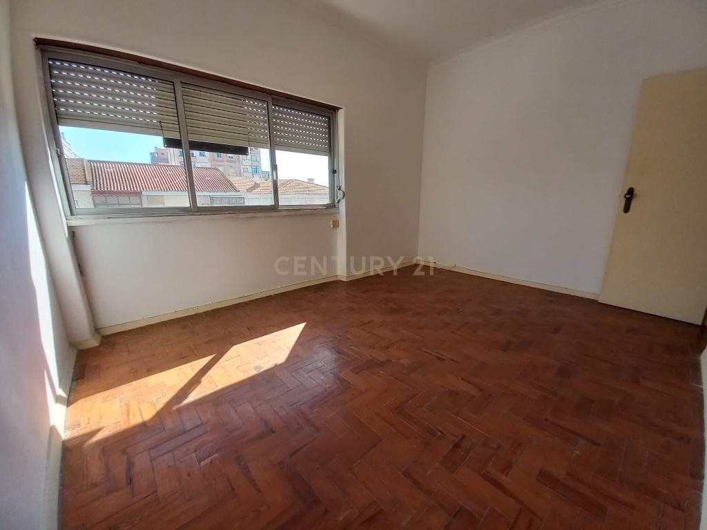 T2 em Alto do Seixalinho, Barreiro - Image 12