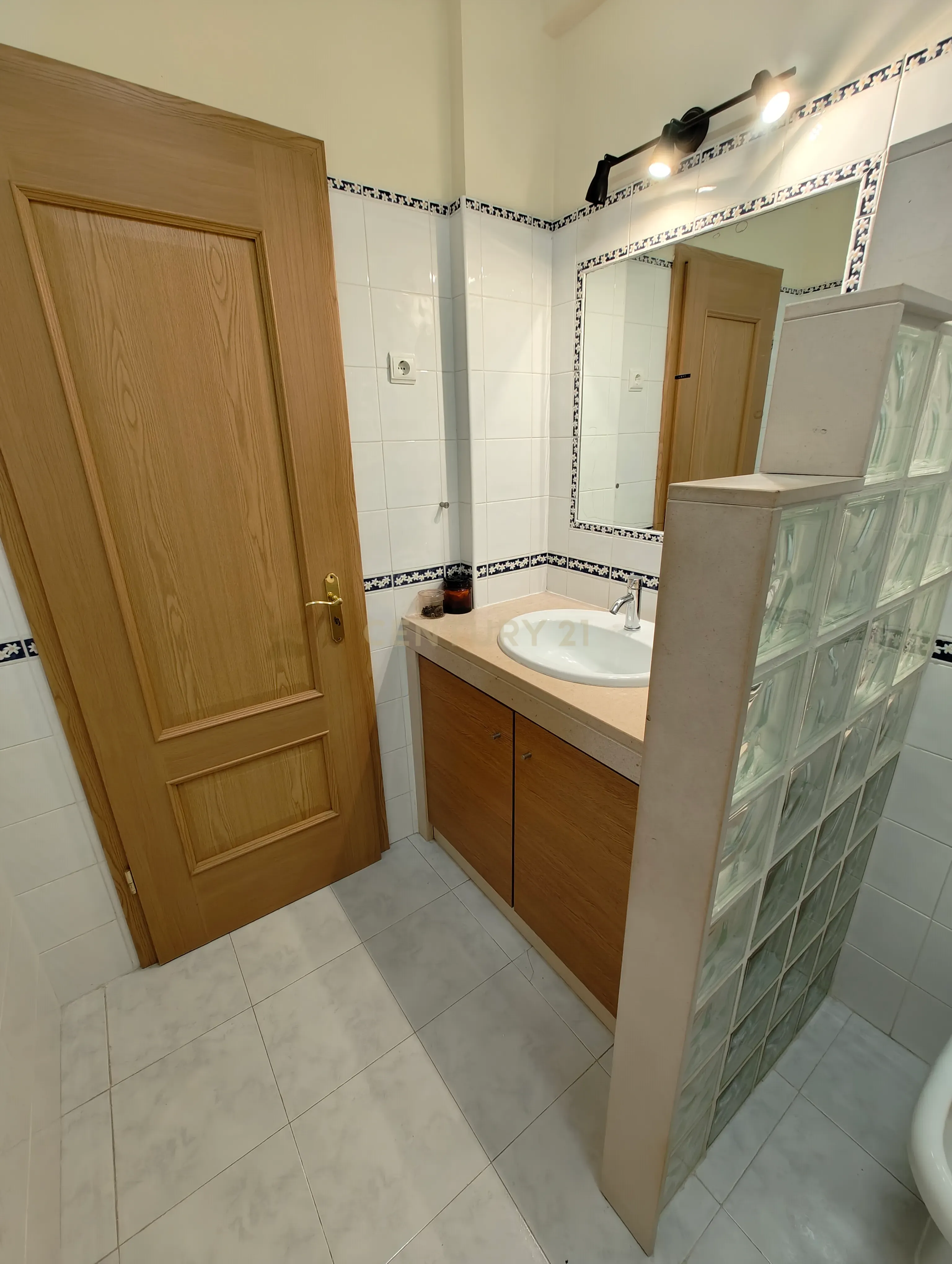 Apartamento duplex T3 + 2 em Queluz - Image 41