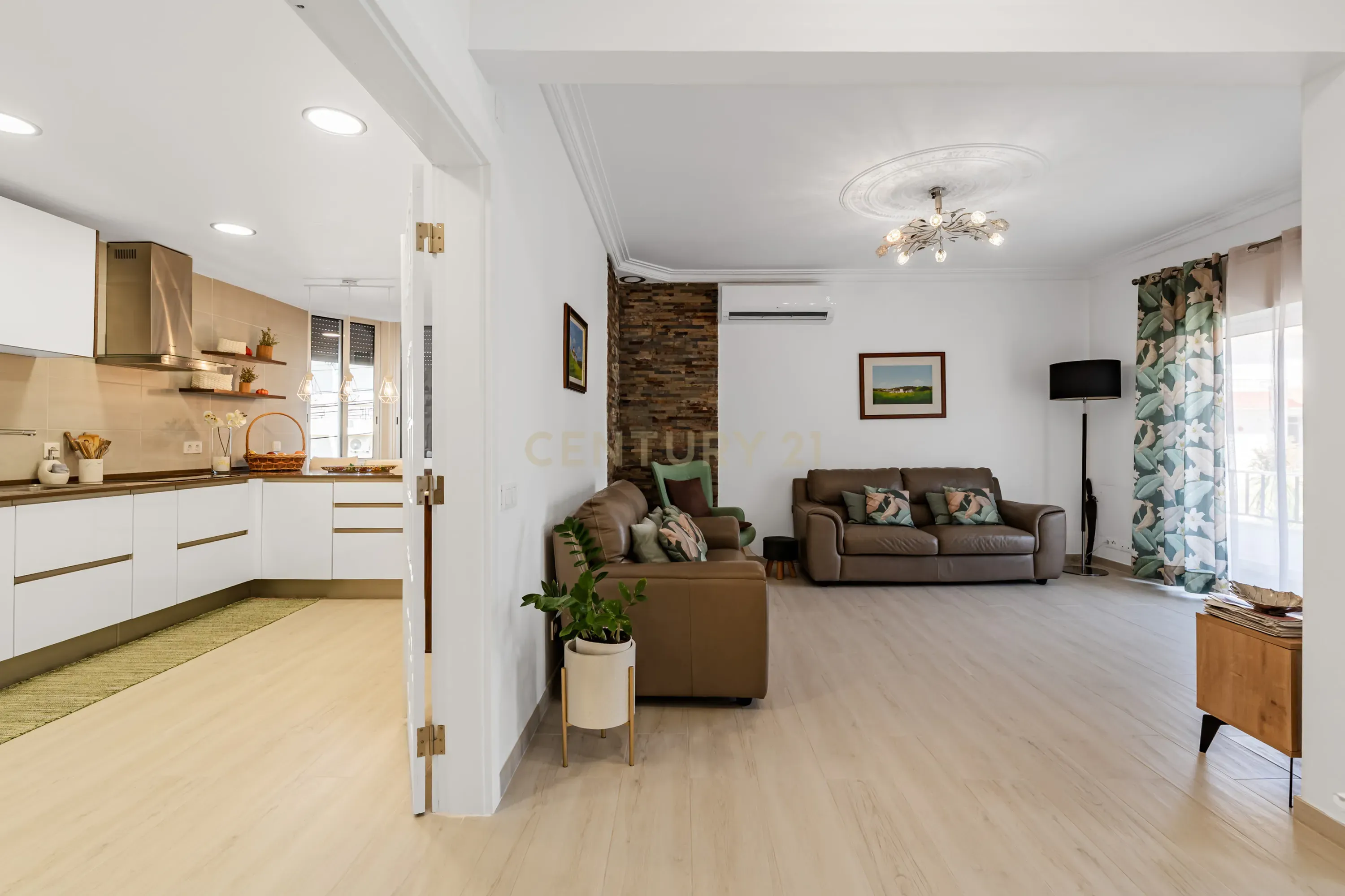 Fotografia 8 de MORADIA T3 TOTALMENTE REMODELADA | VALE DE MILHAÇOS