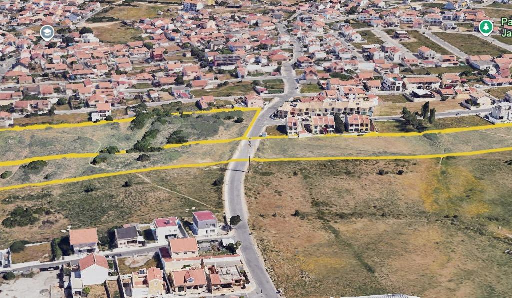 Terrenos com 28.520m2 no Concelho de Cascais - Image 2