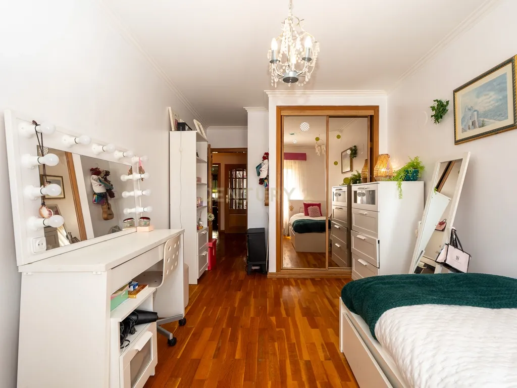 Apartamento T3 com Parqueamento – Quinta Nova, Odivelas - Image 25