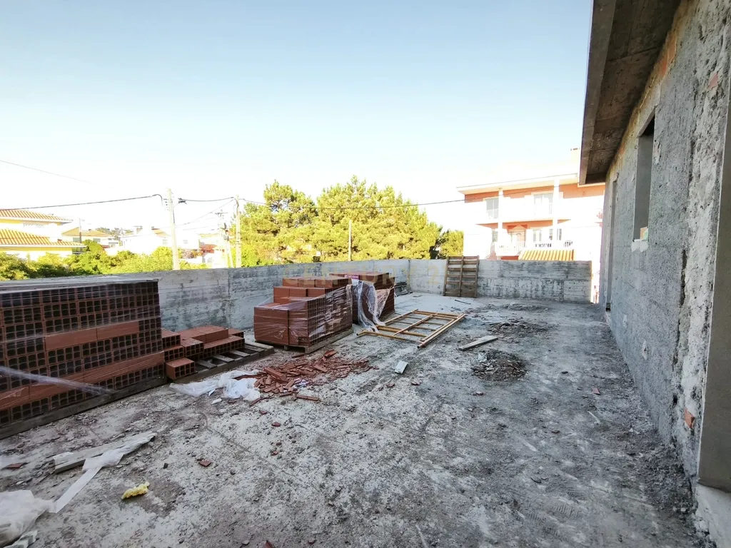 Casa de Luxo em Foros de Amora com Piscina e Jardim Privado - Image 9