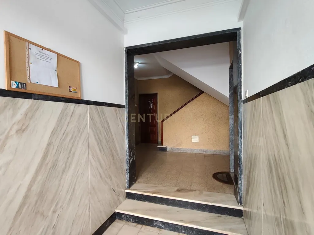 Apartamento T2+1 Duplex na Cruz de Pau - Oportunidade Única! - Image 25