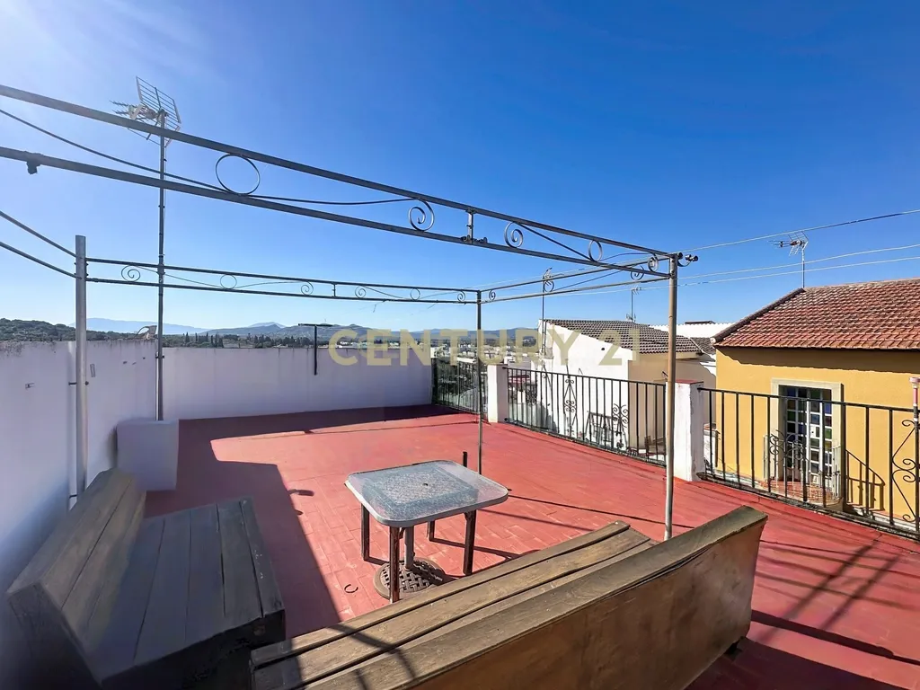 CASA BIFAMILIAR COM DUAS UNIDADES INDEPENDENTES EM CHURRIANA – GRANDE TERRAÇO - Image 33