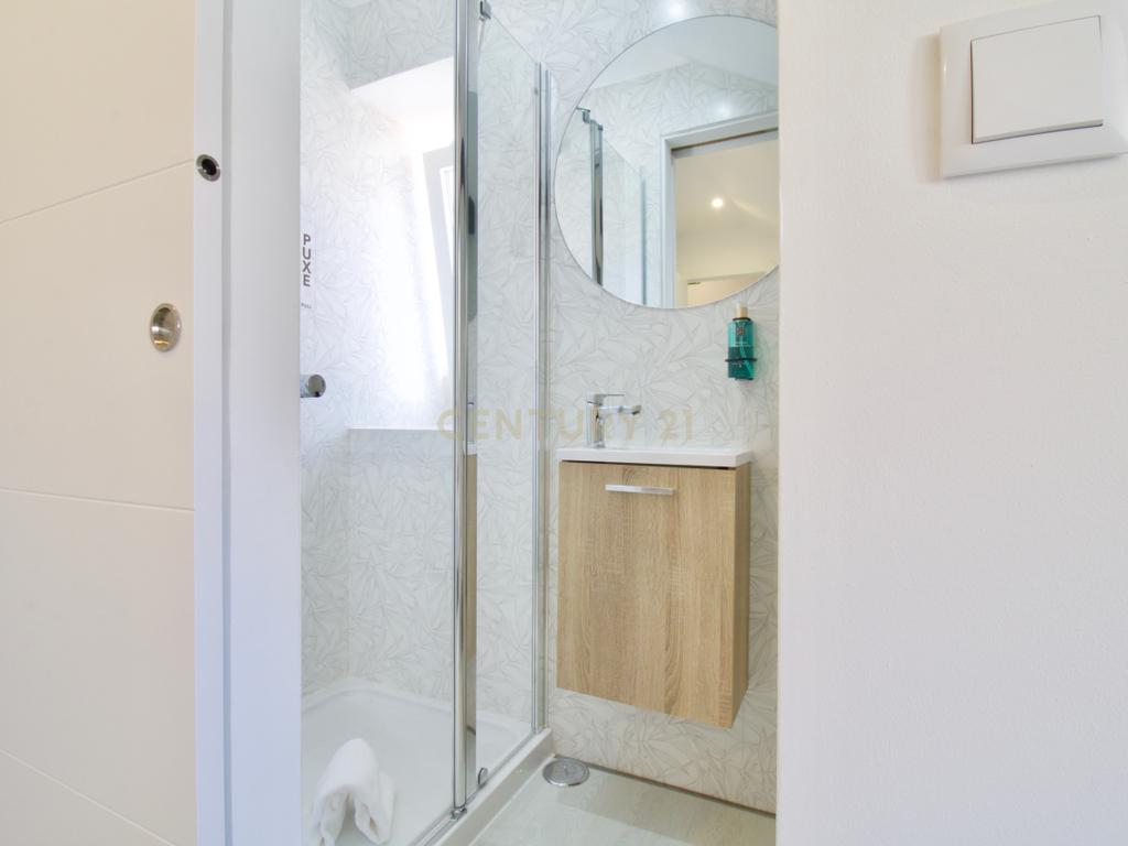 Apartamento Duplex em Alojamento Local - Almada - Image 14