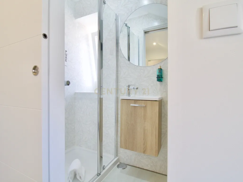 Apartamento Duplex em Alojamento Local - Almada - Image 14