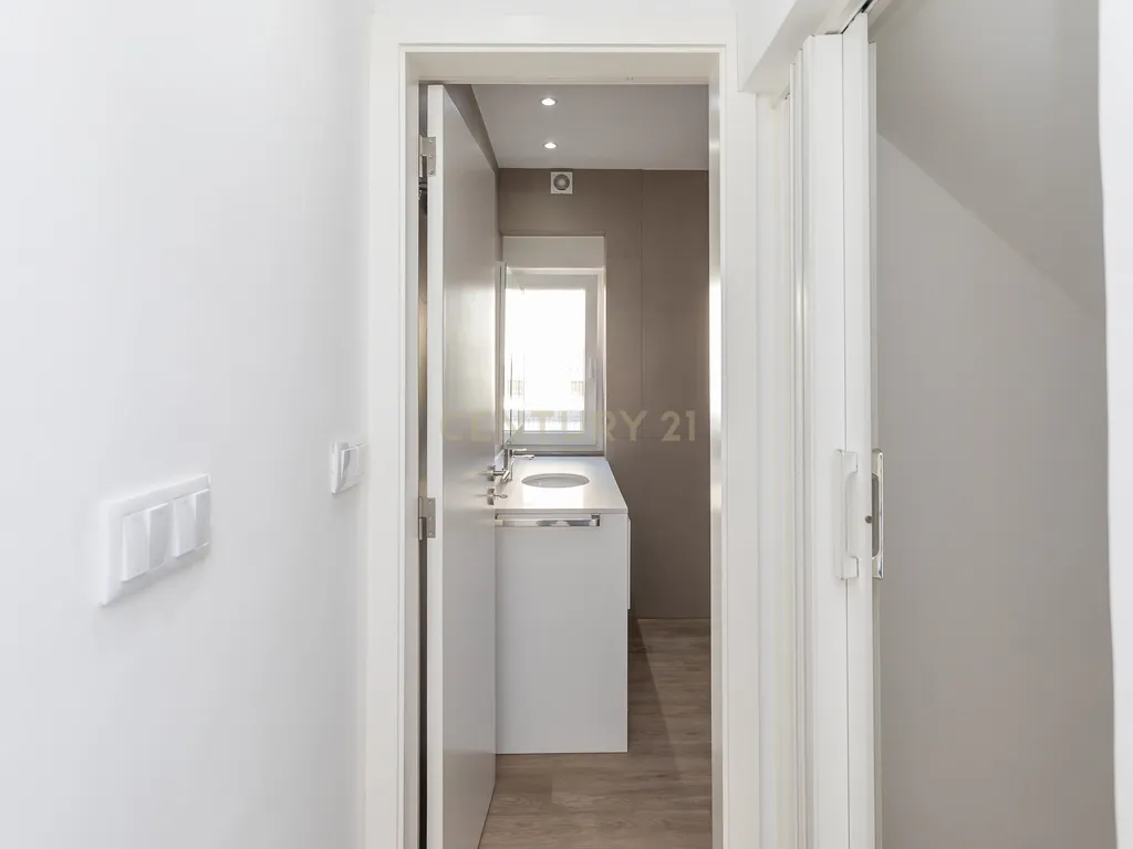Apartamento no centro do Estoril - Image 17