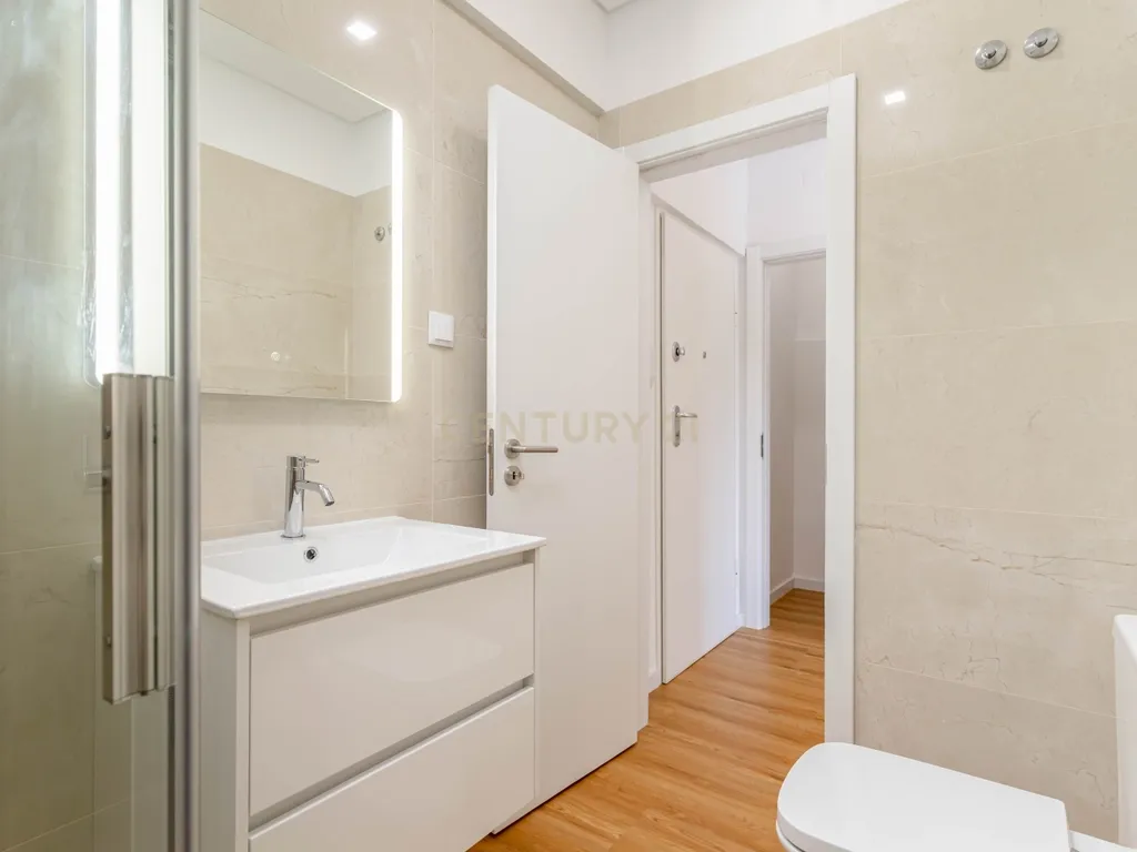 Apartamento T1 Renovado na Costa da Caparica – Conforto, Estilo e Excelente Localização - Image 19