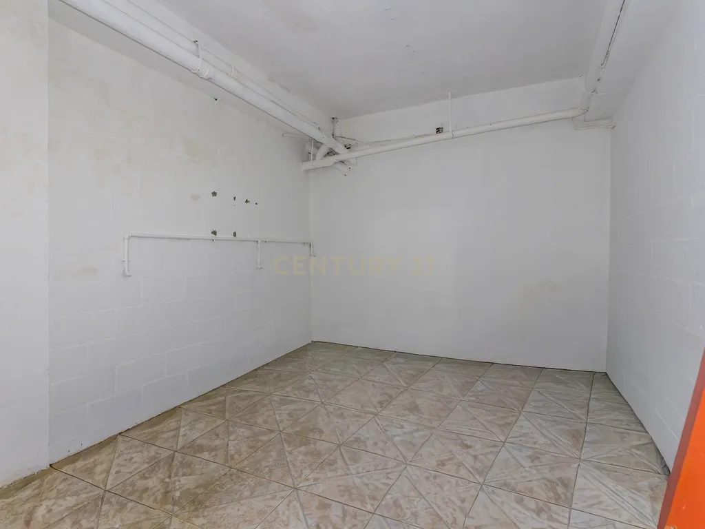 Garagem com Negócio em Funcionamento e Elevado Potencial de Rentabilidade | Pinhal Novo - Image 13