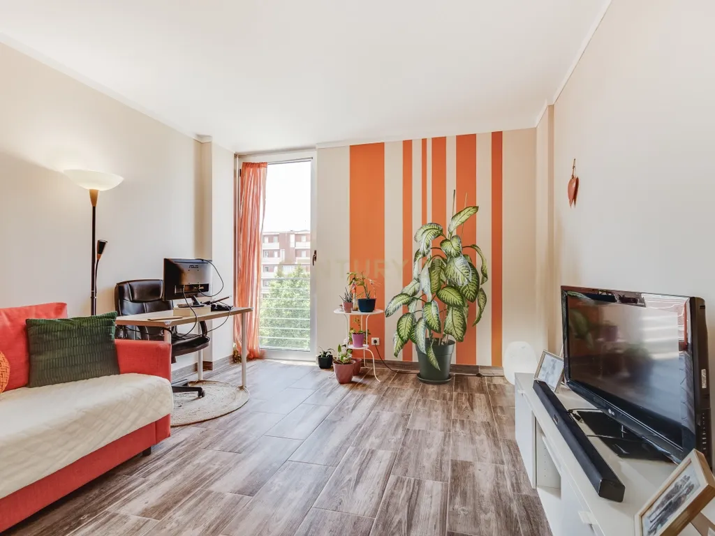 T1 Muito Espaçoso na Alta de Lisboa com Garagem e Arrecadação - Image 2
