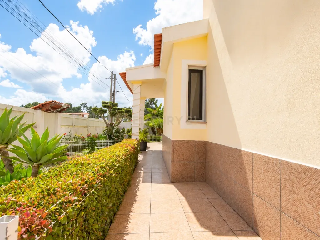 Moradia T3 em lote de 936m2 em Vila Alegre, Fernão Ferro - Image 38