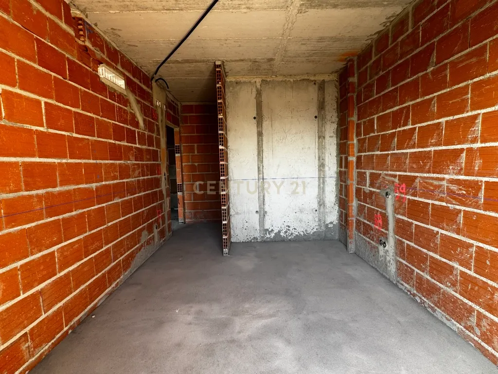 Apartamento T2 com varandas + 2 lugares de estacionamento - Conclusão: Abril 2026 - Image 8