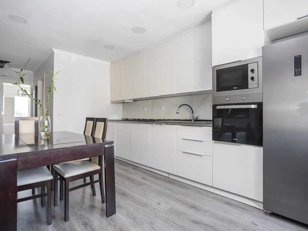 Apartamento T3 mais sótao, num 1 andar em Amora - Seixal - Image 28