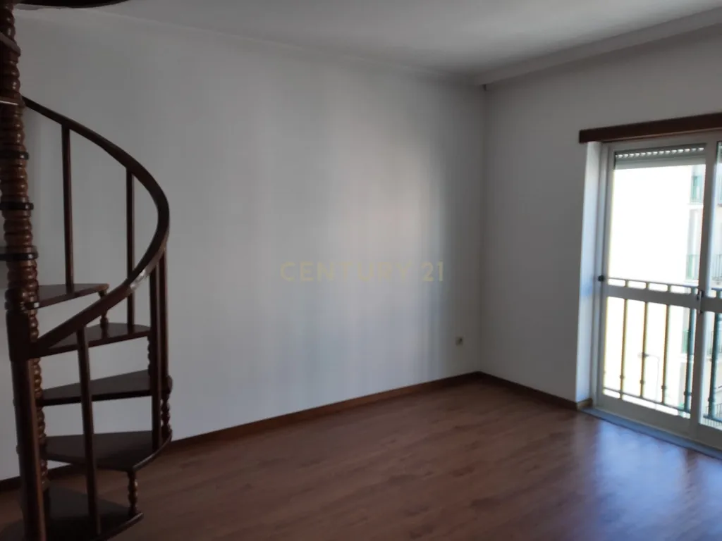 Apartamento T2 em Covilhã e Canhoso - Image 3