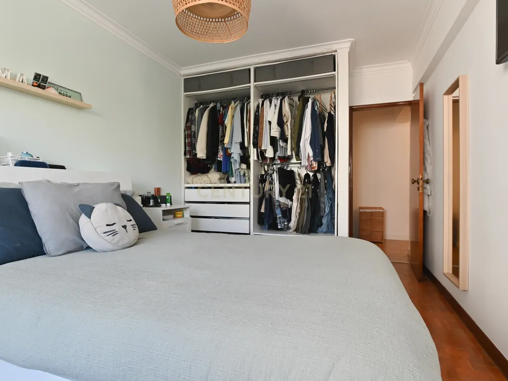 Apartamento T2 em Massamá com Varanda e arrecadação - Image 13
