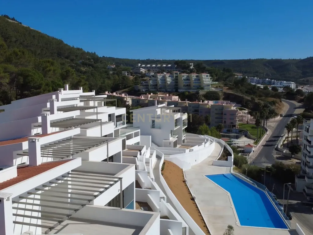 Condomínio Villas d’Ouro – Exclusividade e Conforto no Coração de Sesimbra - Image 83