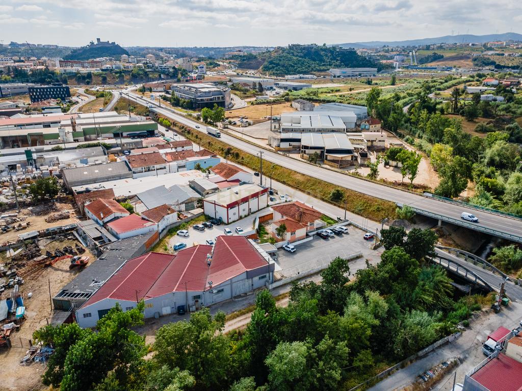 Armazém composto por 3 Edifícios e Amplo Logradouro – Ponte das Mestras, Leiria - Image 19