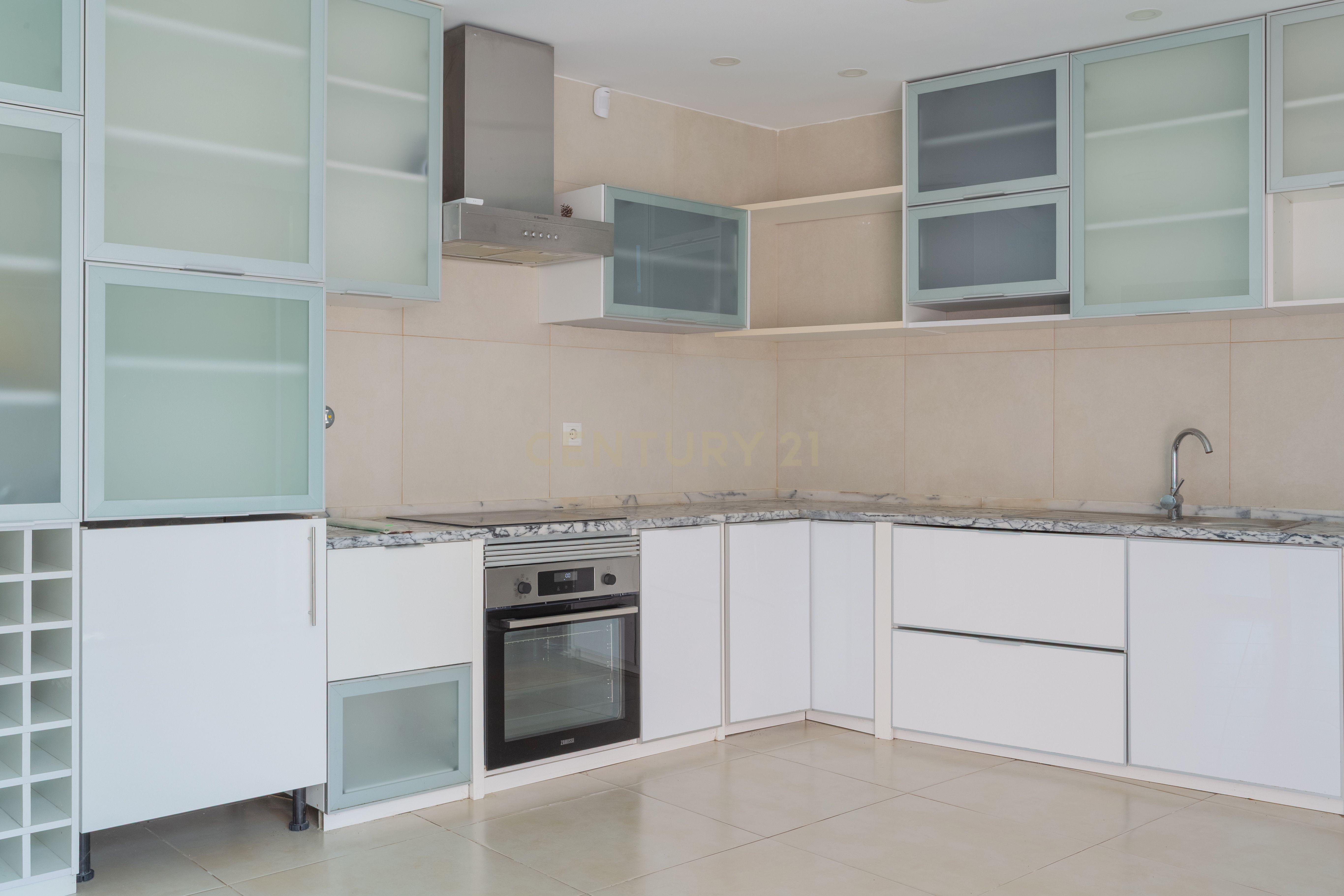 Moradia T4 com Piscina e espaço exterior em Belverde - Seixal - Image 3