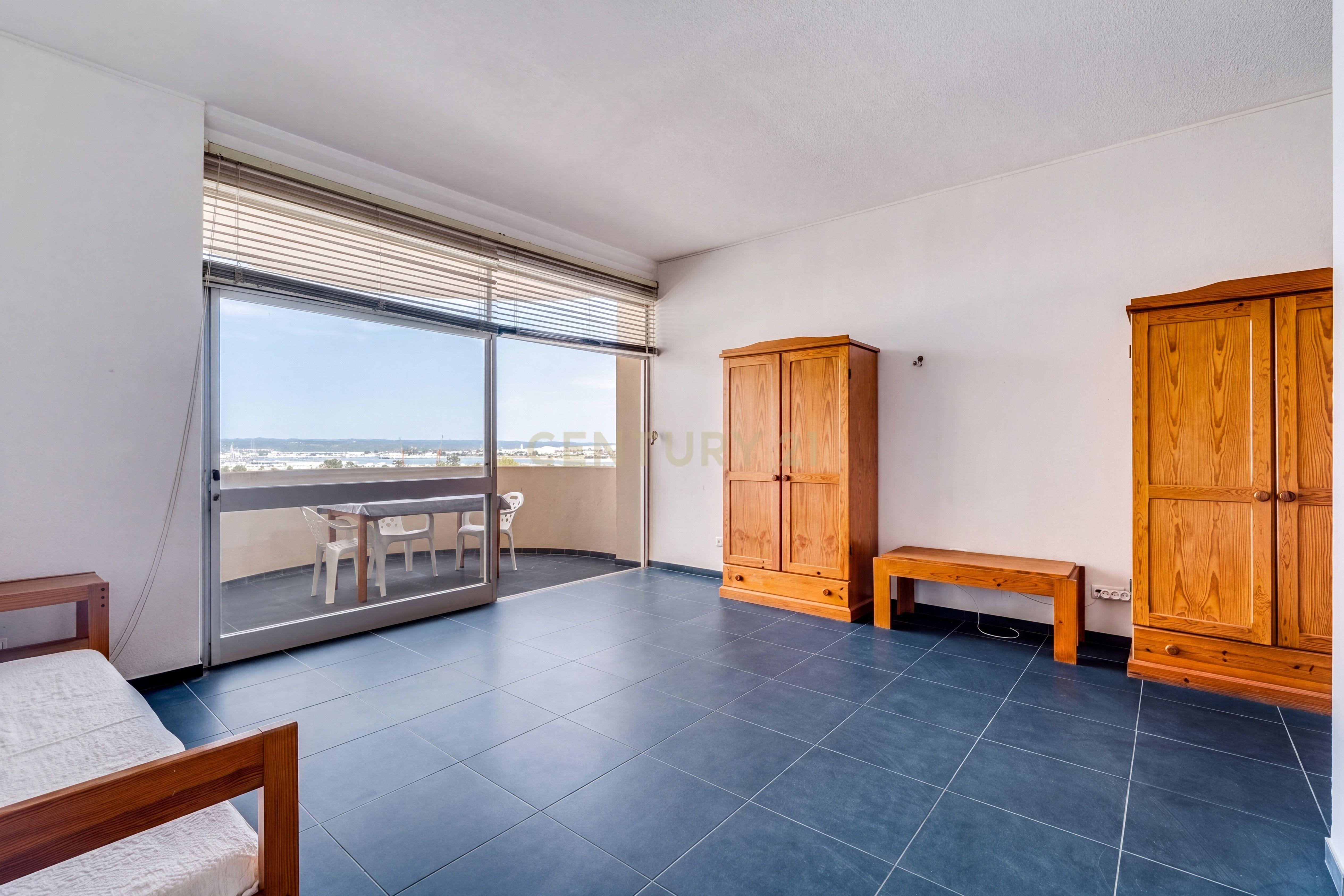 Fotografia 6 de T0 na 2.ª Linha da Praia da Rocha | Localização Premium & Vista Marina