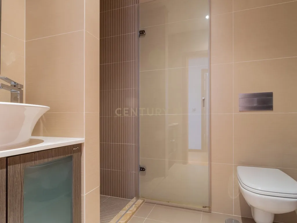 Luxuoso apartamento no Monte Estoril, Cascais com Vista Panorâmica e Acessos - Image 18