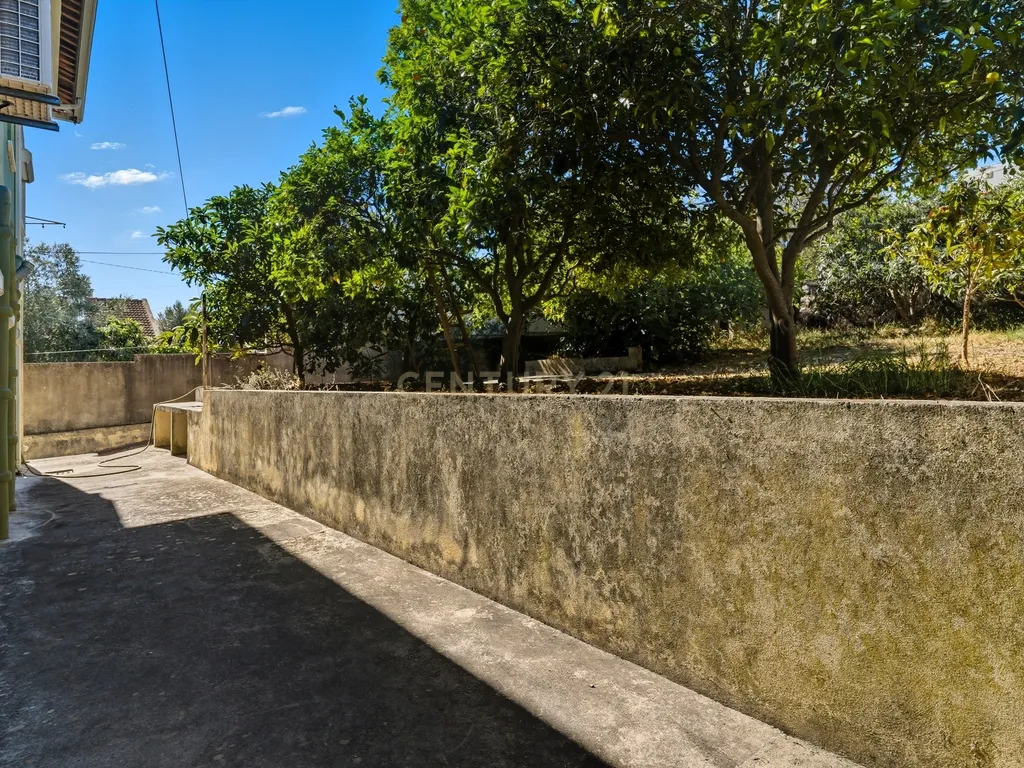 Moradia Bi-familiar com terreno de 800m2 urbanos - Paredes, Alenquer - Image 30