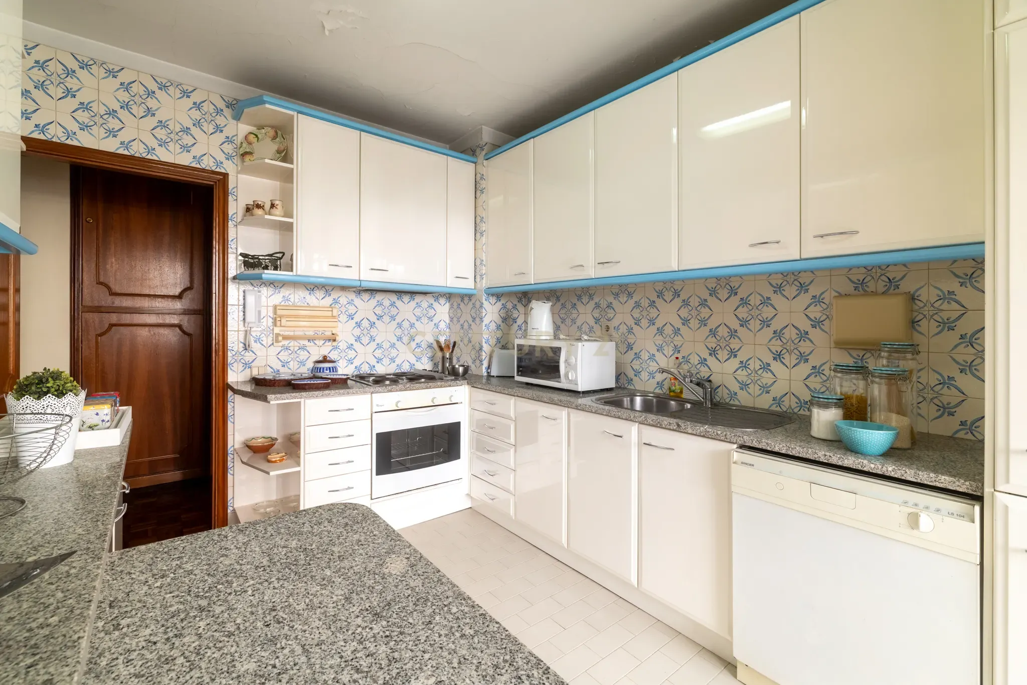 Fotografia 12 de Duplex T3 com Suíte, Varanda e Garagem junto ao El Corte Inglés