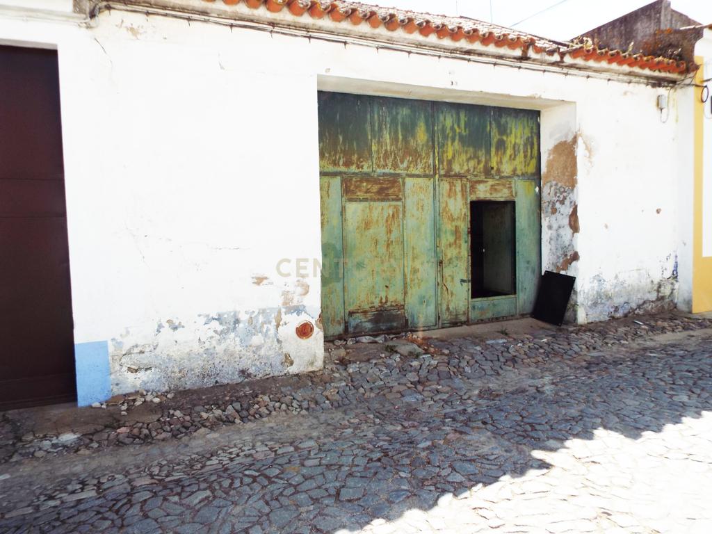 moradia independente para remodelação - Image 11