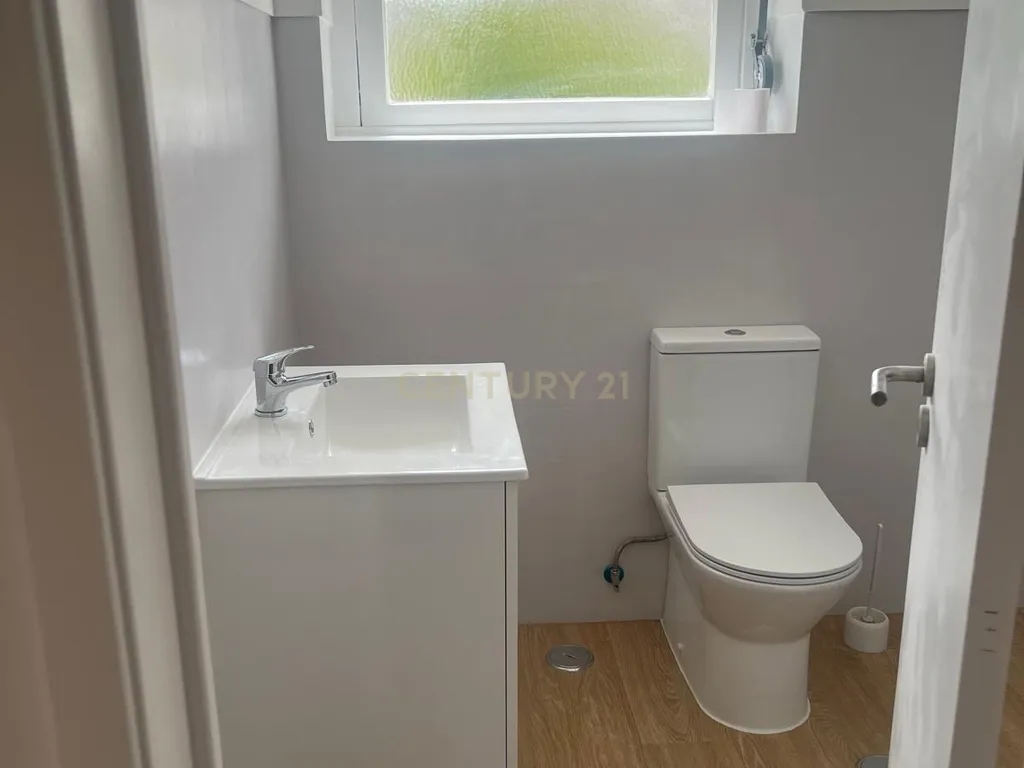 Apartamento T3 para arrendamento em Torre da Marinha, Seixal - Image 7
