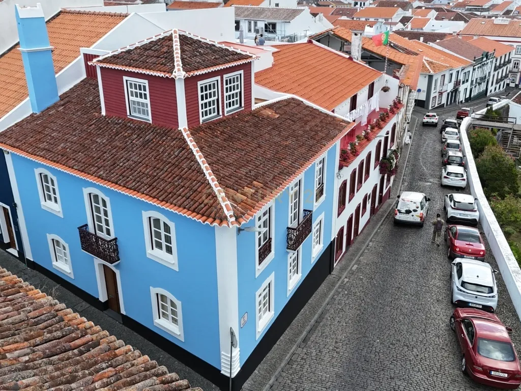 Luxuosa Moradia com Vista Mar em Angra do Heroísmo - Image 1