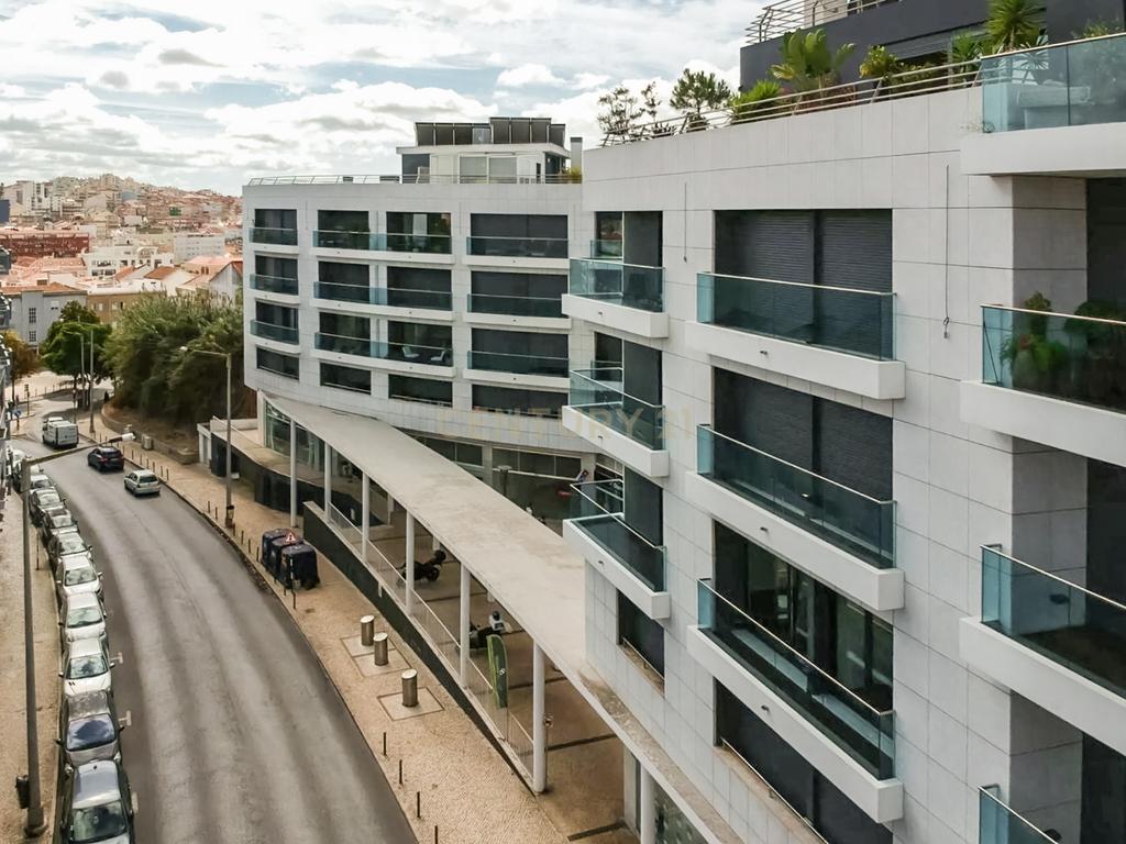 Apartamento de luxo com 5 assoalhadas, 2 garagens e parqueamento - Image 52
