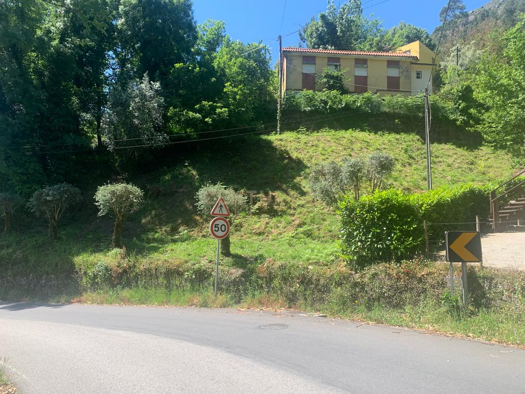 Terreno com Projeto Aprovado no Gerês – Vistas Incríveis para a Albufeira da Caniçada - Image 8