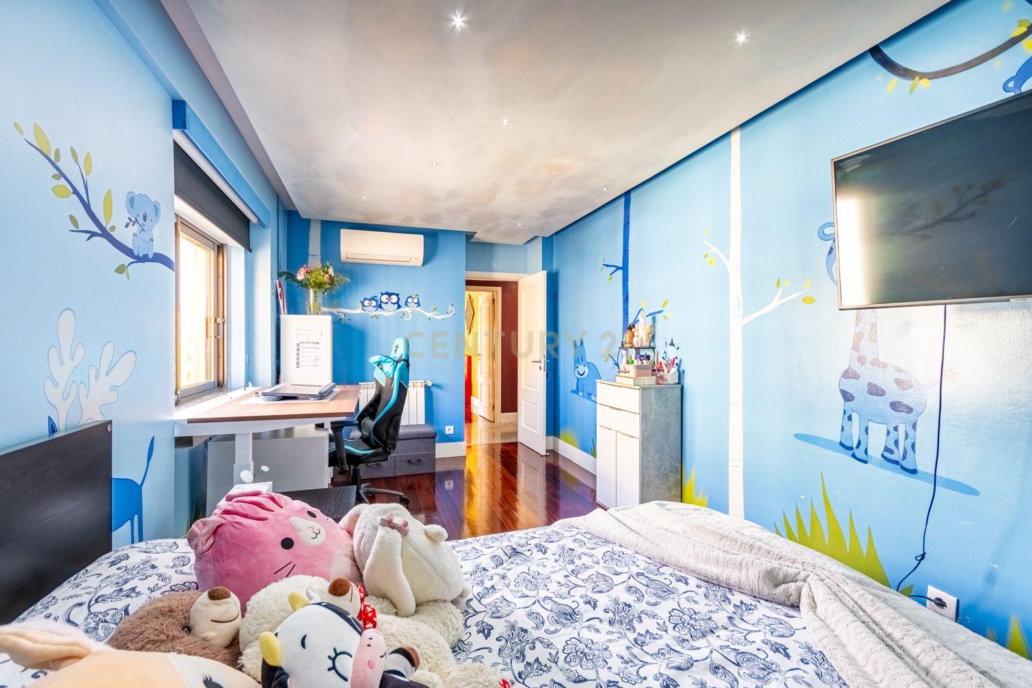 Fotografia 6 de Apartamento T3 convertido em T2 com Closet e Parqueamento na Quinta Nova – Odivelas
