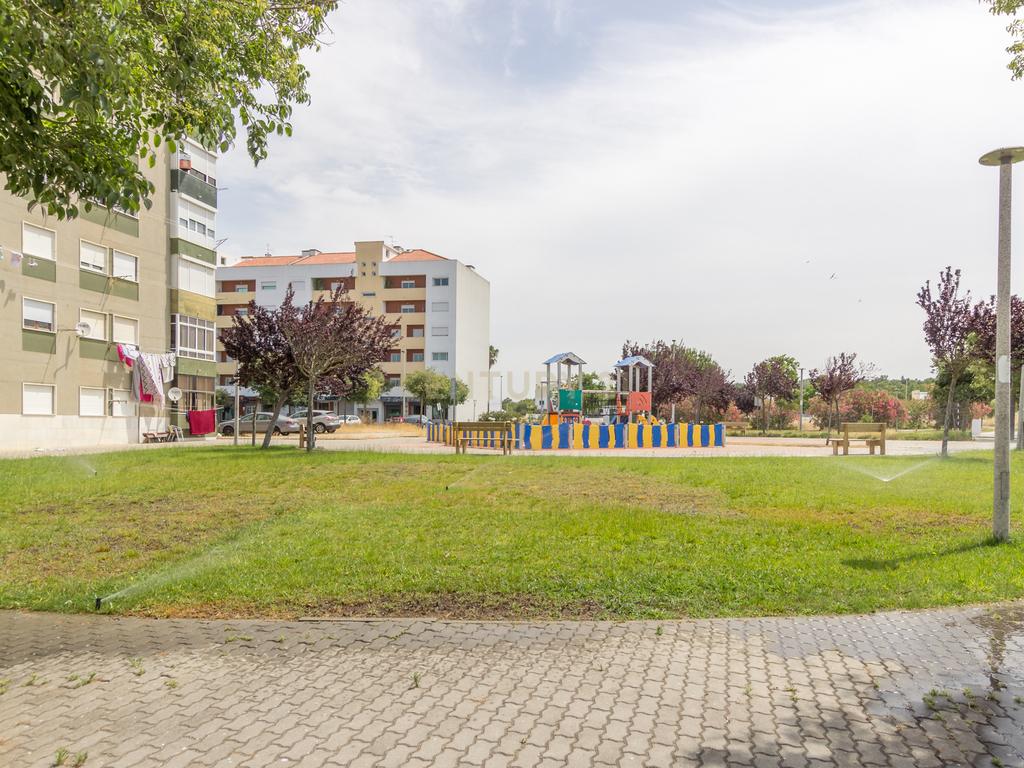 Apartamento T3 | Palhais – Barreiro | R/C – 145m2 - Image 26