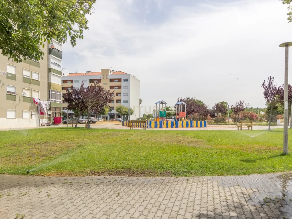 Apartamento T3 | Palhais – Barreiro | R/C – 145m2 - Image 26