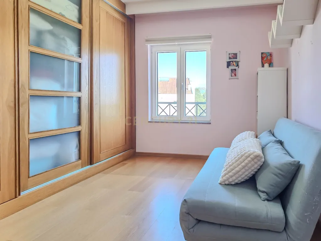 Luxuosa Moradia T3 em Gondomar com Vista Panorâmica e Piscina - Image 36