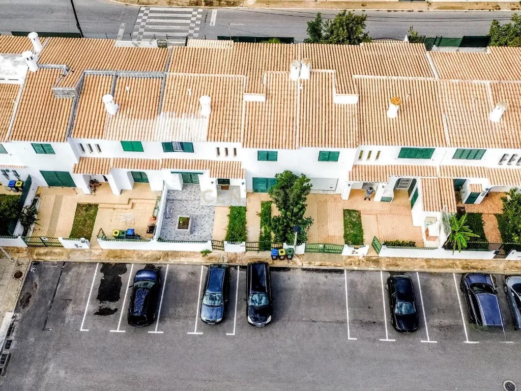 Moradia T4 em Faro, Gambelas - O melhor de dois mundos, onde a tranquilidade rural se encontra no conforto da cidade. - Image 3