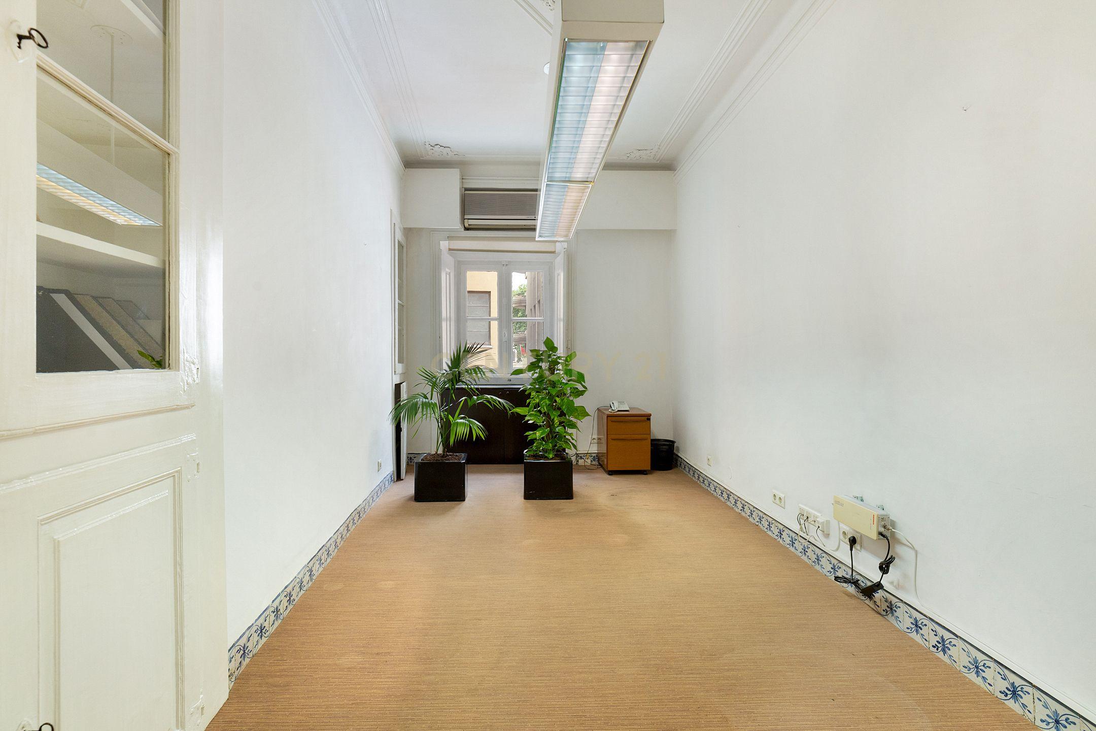 Andar em edifício pombalino, 300m2, Rua de São José (jto ao teatro Tivoli) - Image 33