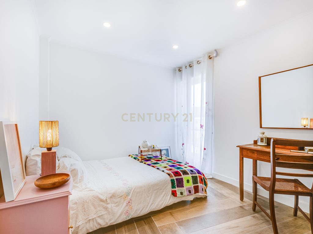 Apartamento T4 com 3 Suites, em zona Prime de Algés - Image 26