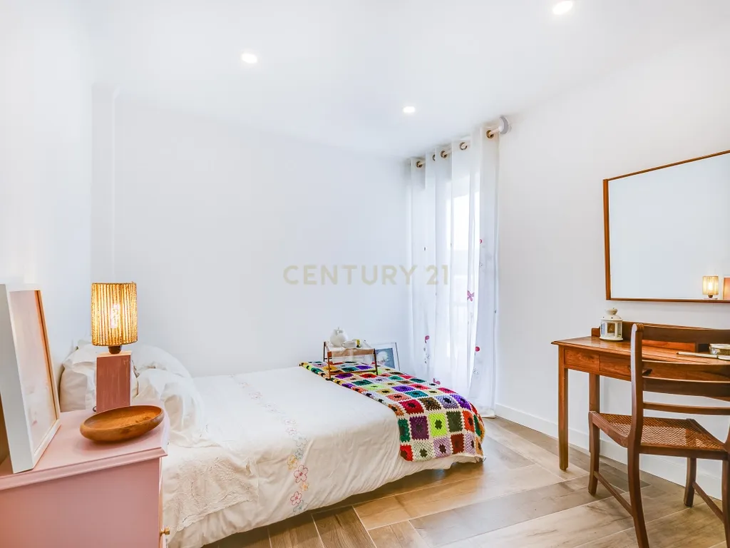 Apartamento T4 com 3 Suites, em zona Prime de Algés - Image 26