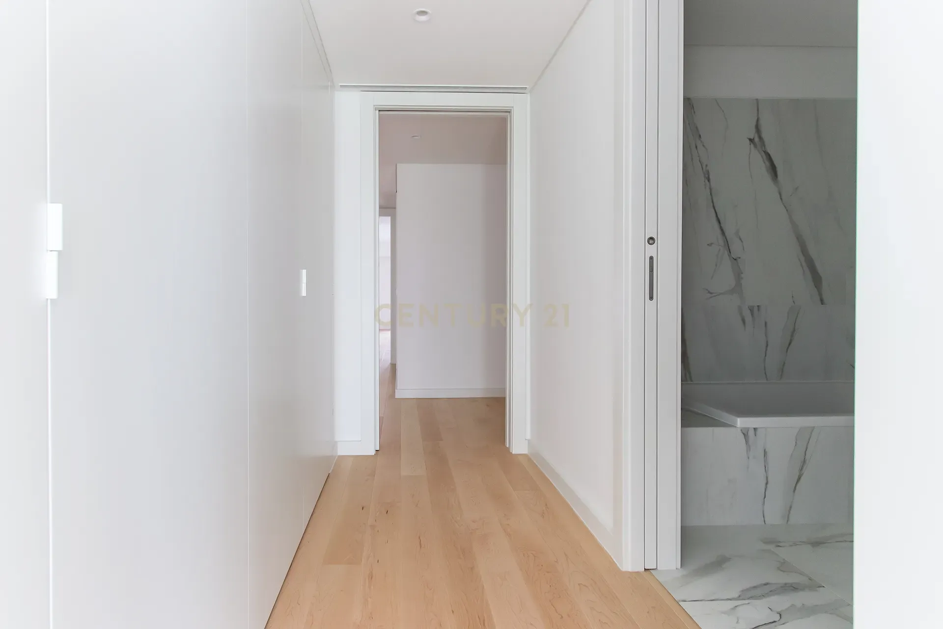 Vende construção NOVA - T4 ATALAIA 1ºD - Image 12