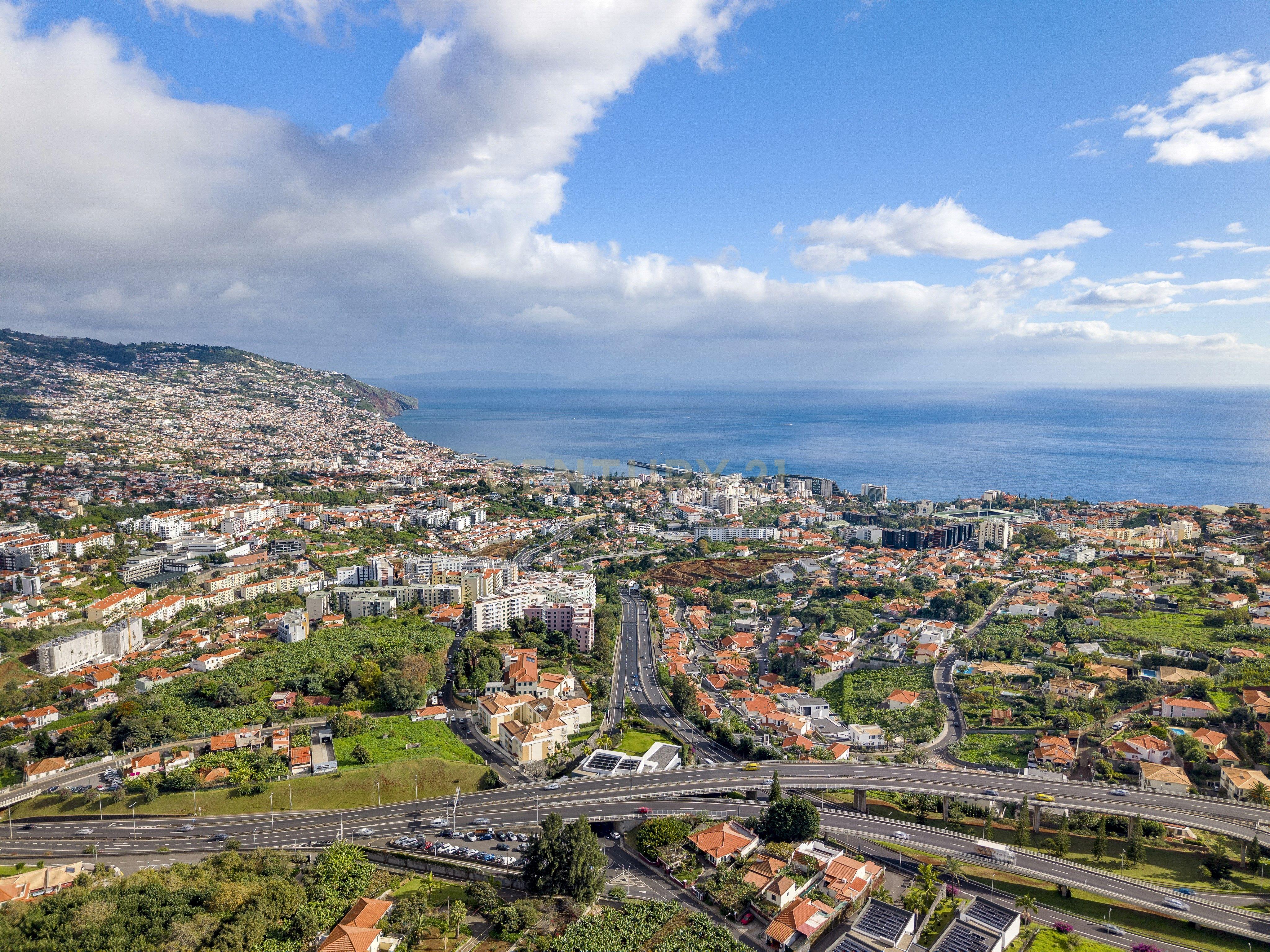 Apartamento T2 à Venda, com Jardim e Vista Mar - Pilar, Funchal - Image 29